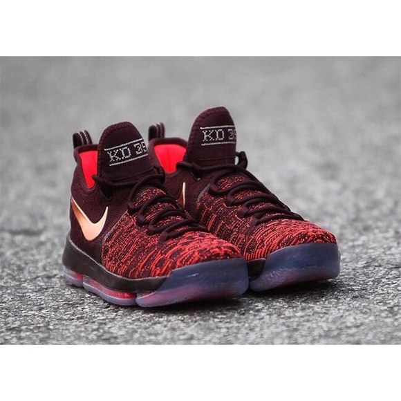 Nike KD 9 “The Sauce” Christmas Edition - Picture 2 of 8